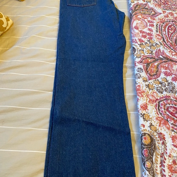 Men’s like new Wranglers - Picture 3 of 3